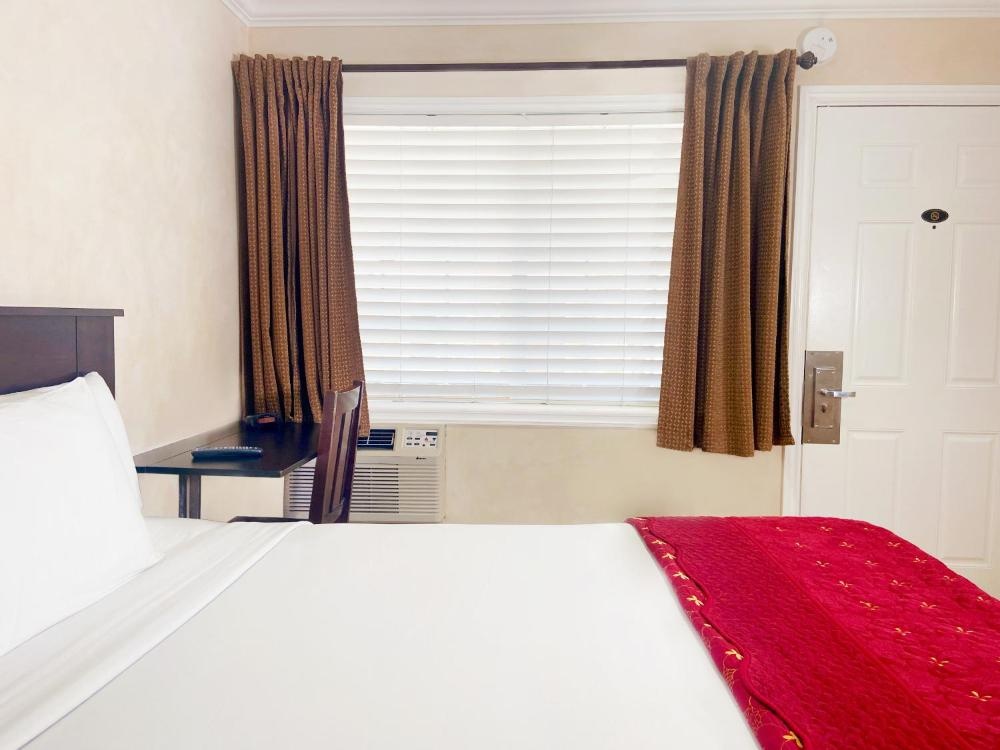 Nite Inn at Universal City - Walking Distance to Universal Studios Hollywood