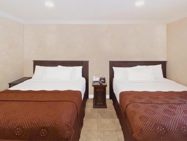 Nite Inn at Universal City - Walking Distance to Universal Studios Hollywood image 25