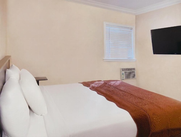 Nite Inn at Universal City - Walking Distance to Universal Studios Hollywood image 29