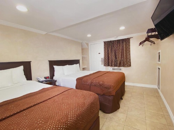 Nite Inn at Universal City - Walking Distance to Universal Studios Hollywood image 37