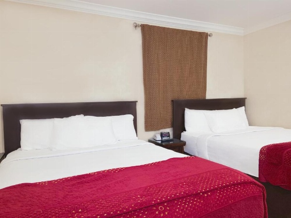 Nite Inn at Universal City - Walking Distance to Universal Studios Hollywood image 60