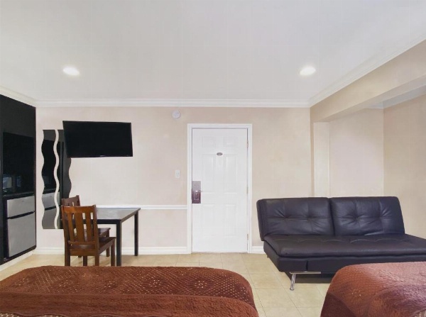 Nite Inn at Universal City - Walking Distance to Universal Studios Hollywood image 79